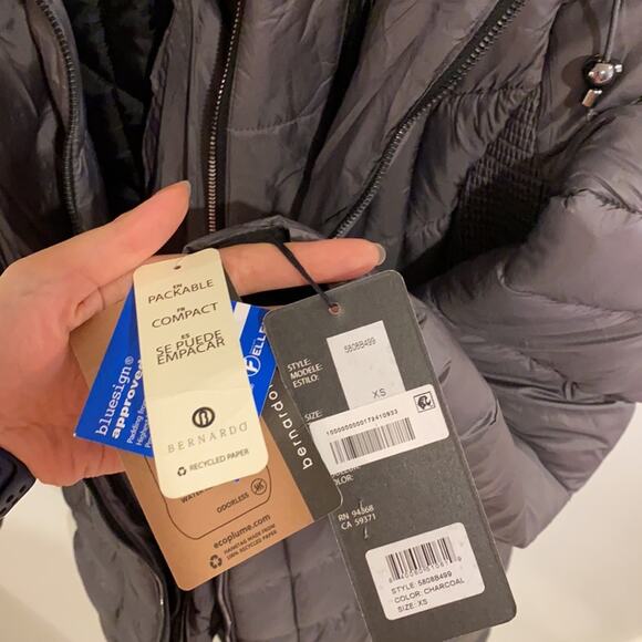 NWT Bernardo Hooded Packable Puffer Coat Charcoal XS - Picture 8 of 14